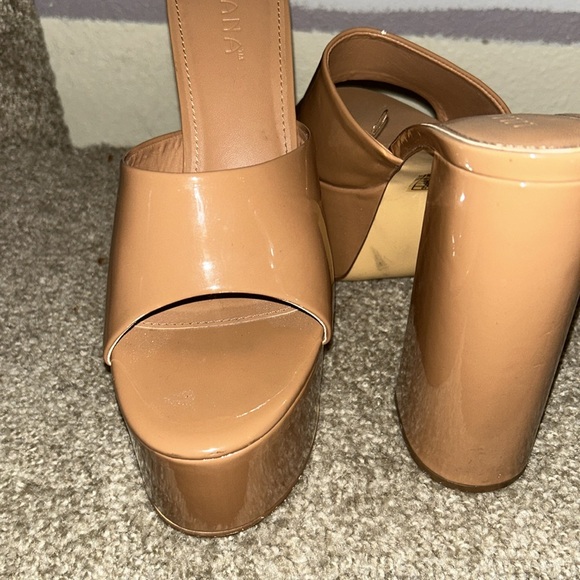 Beautiful size 10 tan pumps - Picture 3 of 4